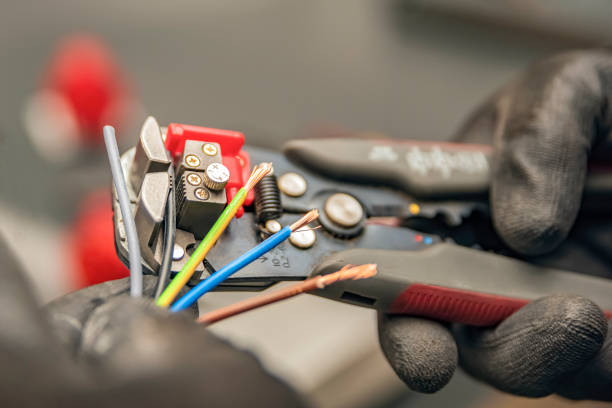 Best Emergency Electrical Repair  in Farmer City, IL